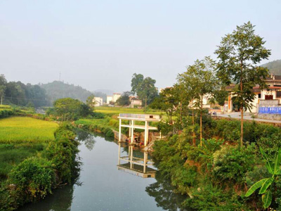 加強農(nóng)村人居環(huán)境整治 夯實鄉(xiāng)村振興基礎
